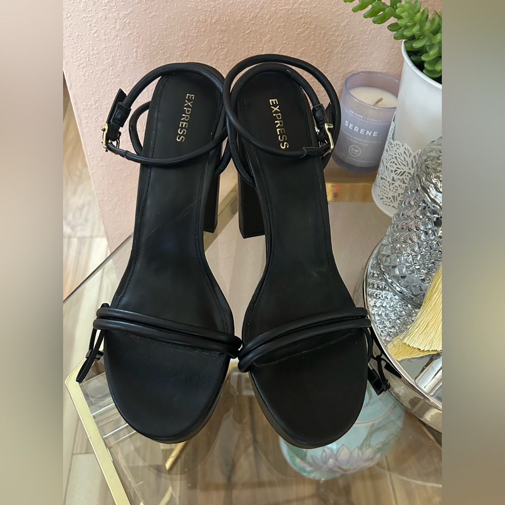 New Express Black Faux Leather Chunky Platform Heels/Sandals/Shoes Size 9